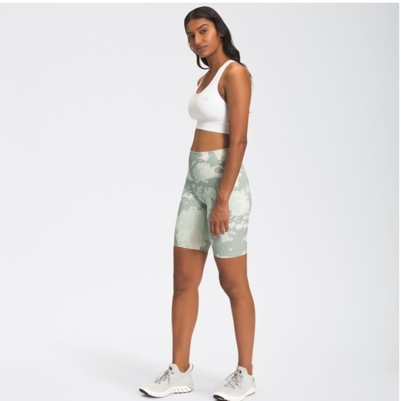 NWT The North Face Women’s Motivation Pocket 9” Shorts - Picture 3 of 4